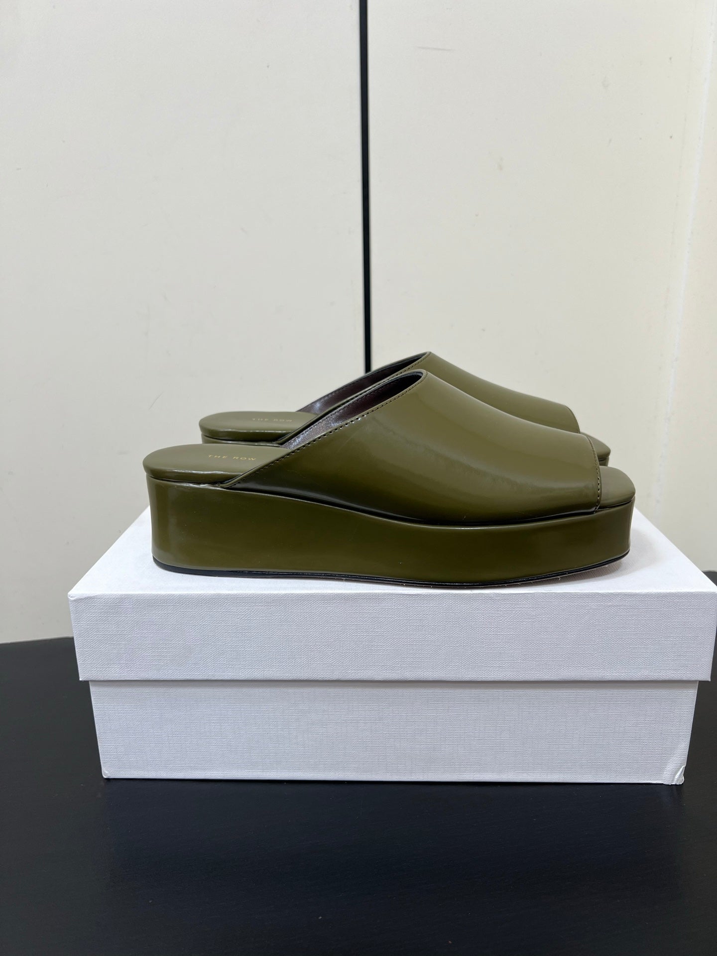 The Row Emi Flatform Sandal 50mm Olive Patent Leather 340004