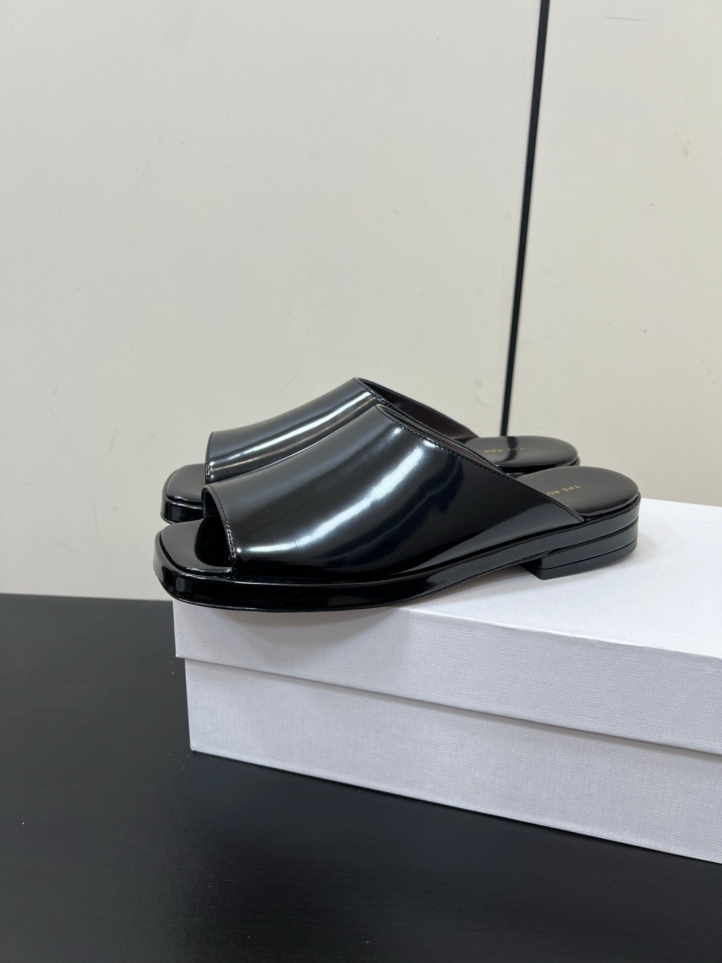 The Row Emi Flatform Sandal 25mm Black Patent Leather 340007