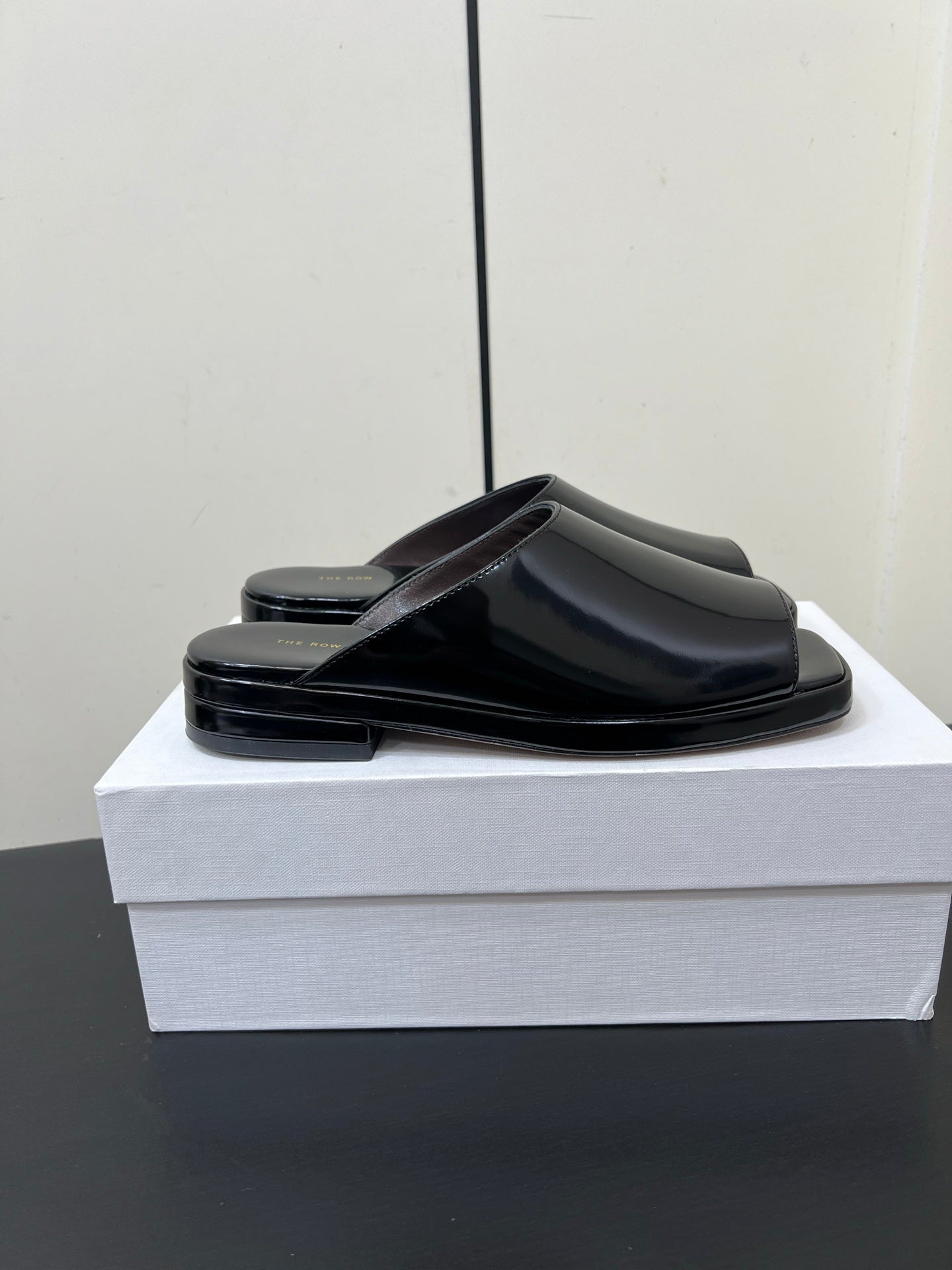 The Row Emi Flatform Sandal 25mm Black Patent Leather 340007