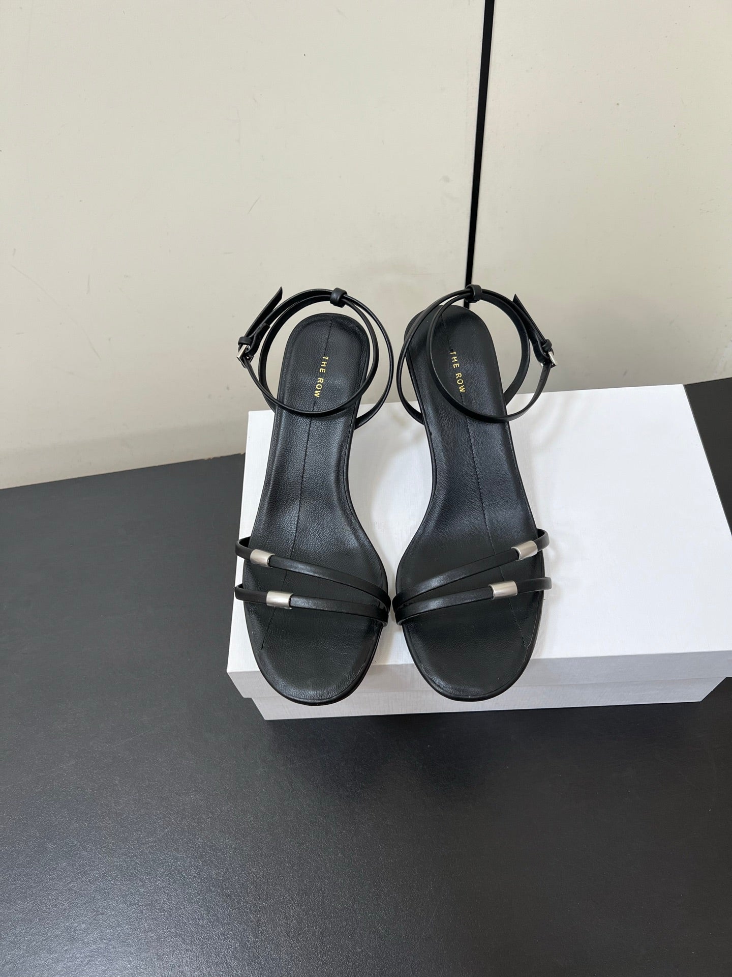 The Row 25 Open-toe One-strap Sandals 6.5cm Black Cowhide 340020
