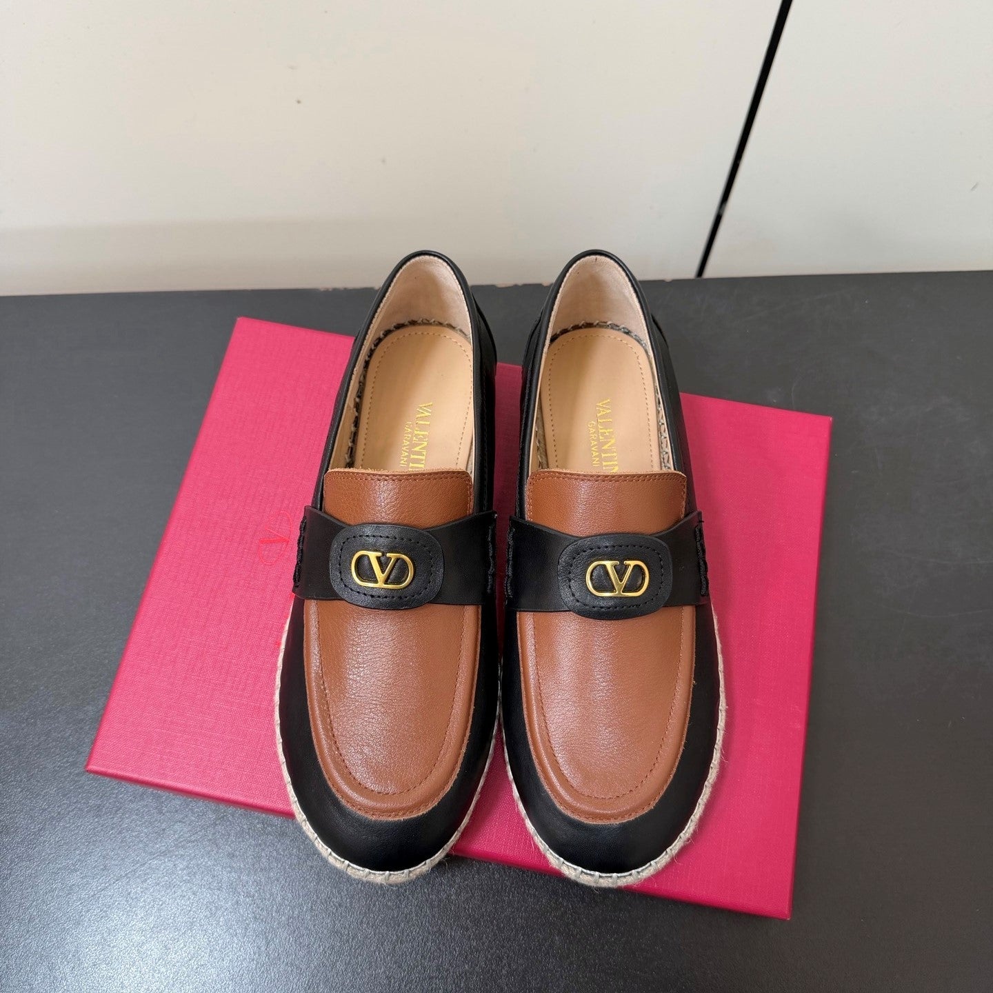 Valen Palm Avenue Loafer Black Brown Raffia Calfskin 619034