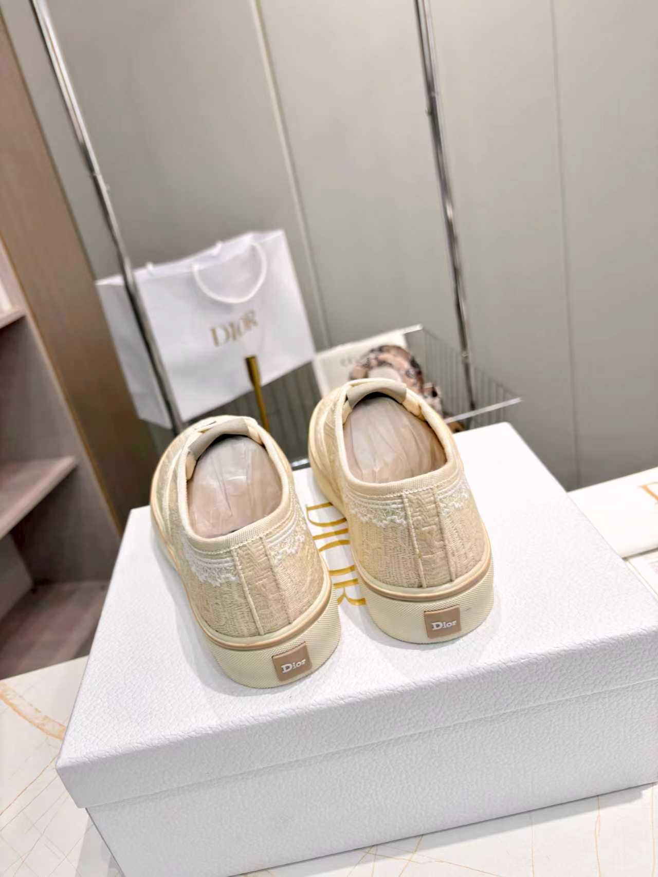 CD 26s Saltwind Sneaker Cream Cotton 996912