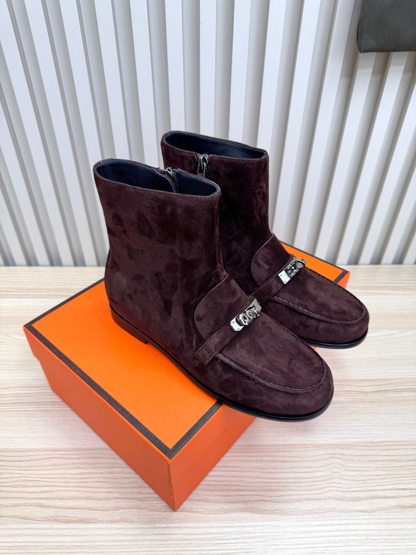 HM 25s Kelsy Ankle Boot Dark Maroon Suede 466594