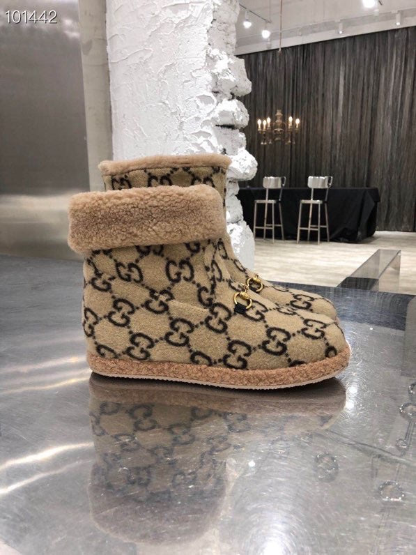 GG Horsebit Snow Beige Black Suede Fleece 576257