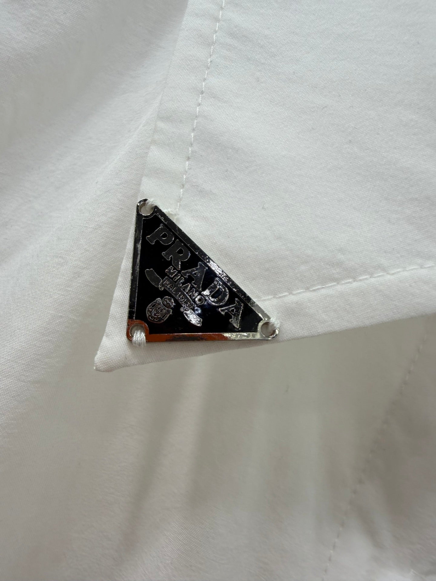 Prada 26s Shirt Classic Triangle Logo Decoration White Twill Cotton