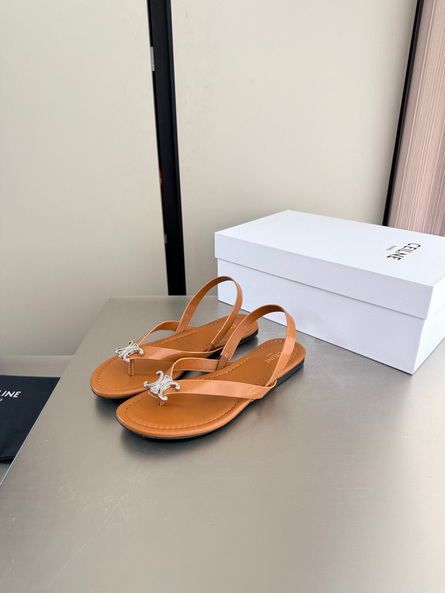 Celin 26s Bay - Triomphe Thong Sandal Cognac Calfskin 929853