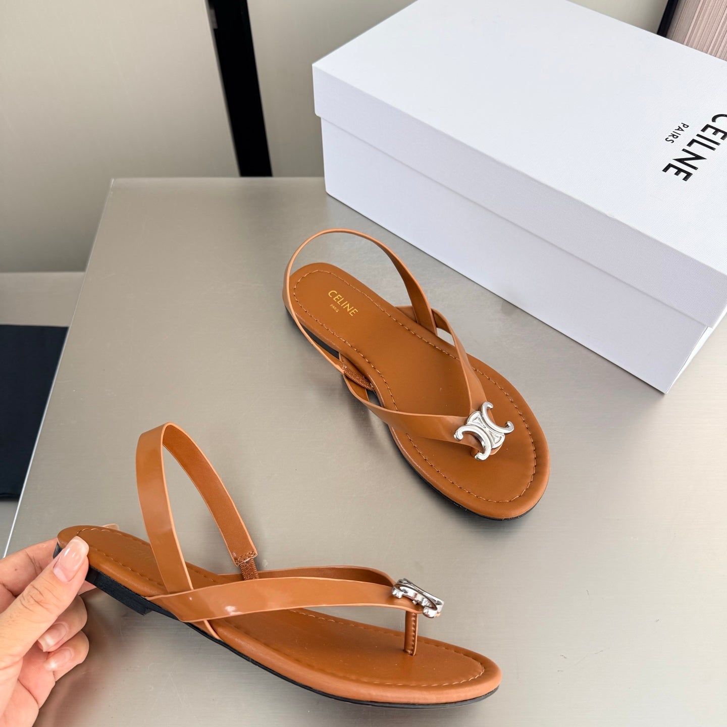 Celin 26s Bay - Triomphe Thong Sandal Cognac Calfskin 929853
