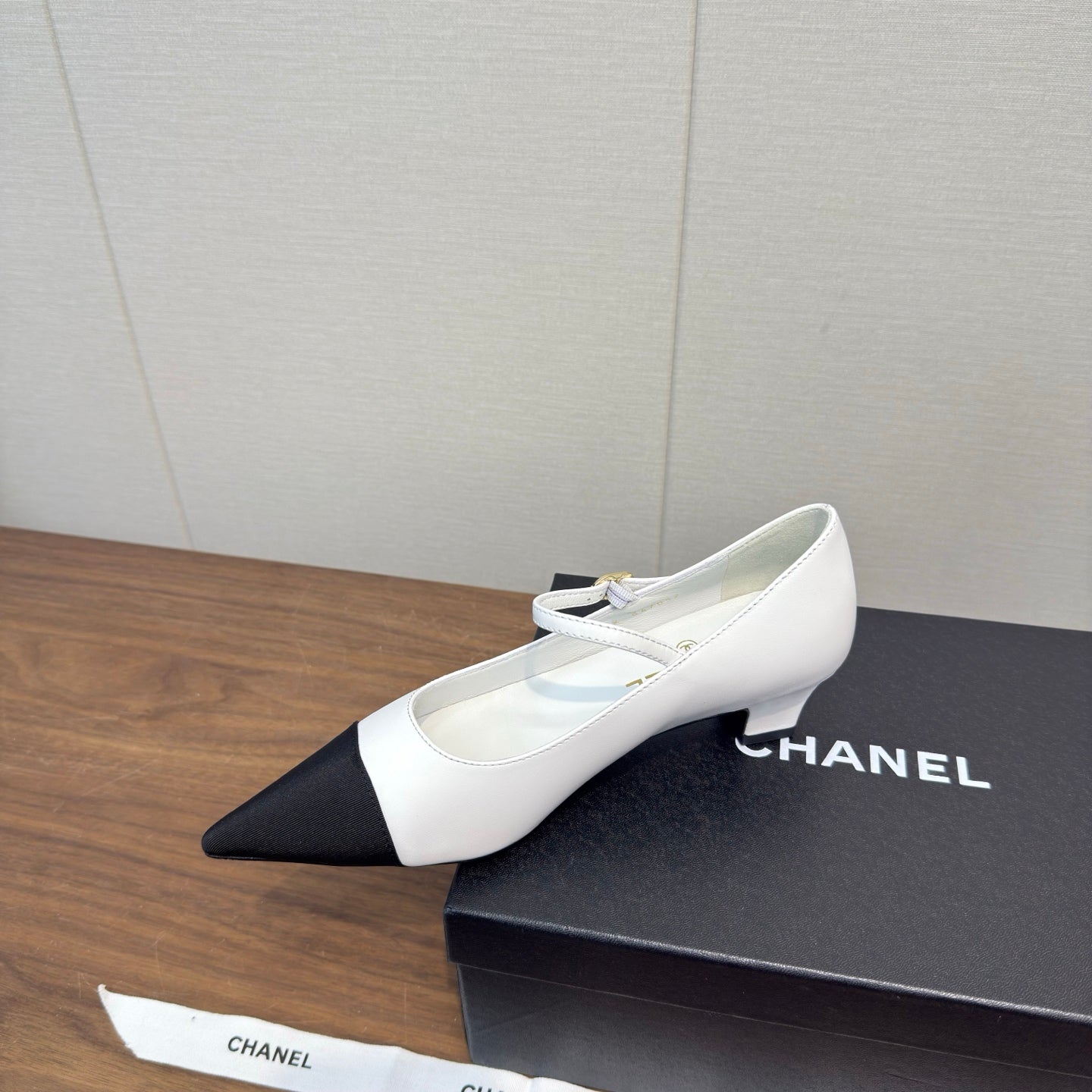 CC 26s Marry Jane 2.5cm Black White Cowhide 632187