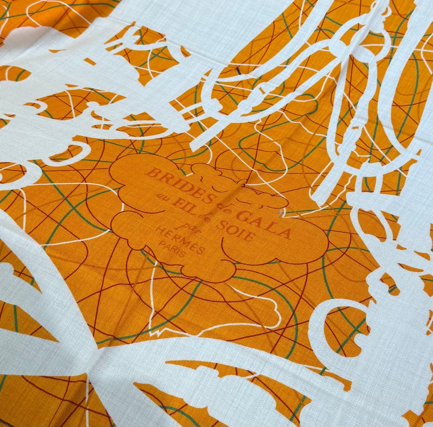 HM Brides de Gala au Fil de Soie Scarf 140x140cm Orange White Silk Cashmere 269487
