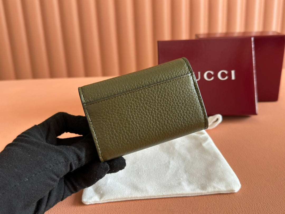 Softbit Card Case 10.5 In Green Grainy Calfskin Gold Hardware