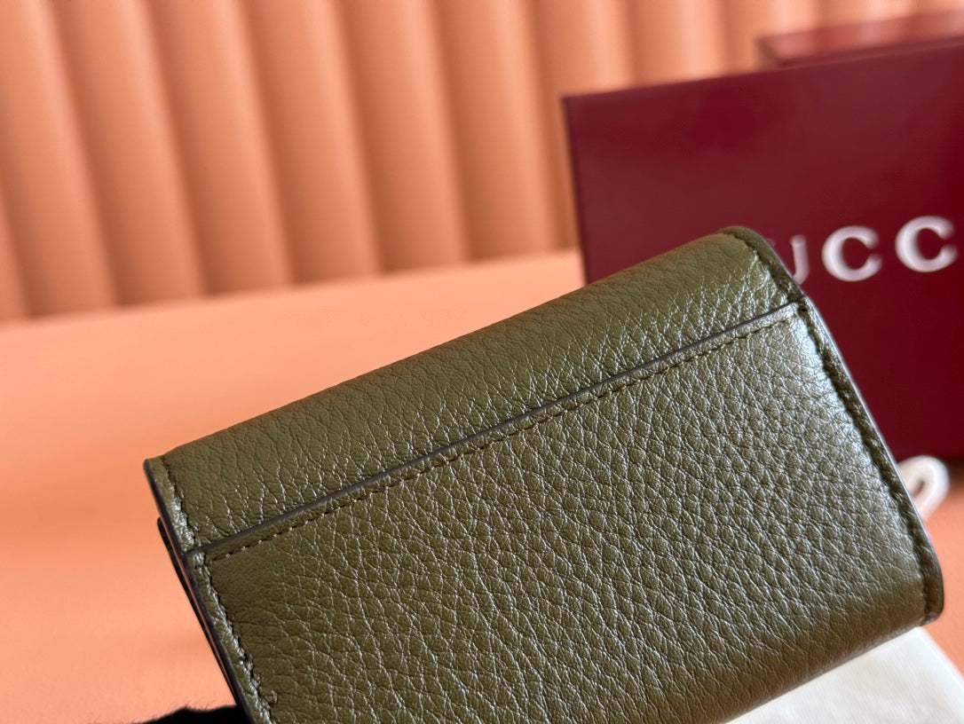 Softbit Card Case 10.5 In Green Grainy Calfskin Gold Hardware
