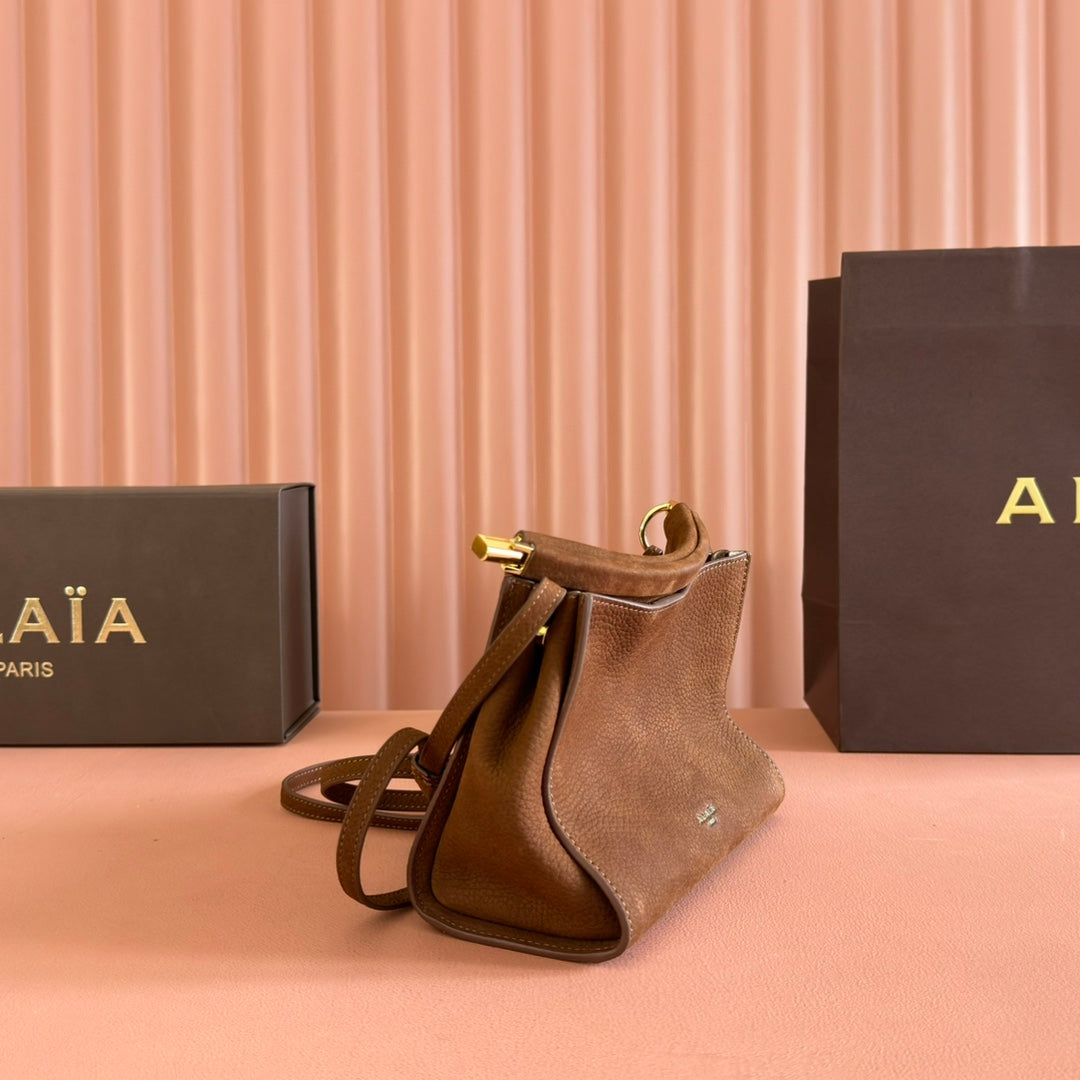 Alaia Small Le Click Square Shoulder Bag 20cm Brown Cowhide