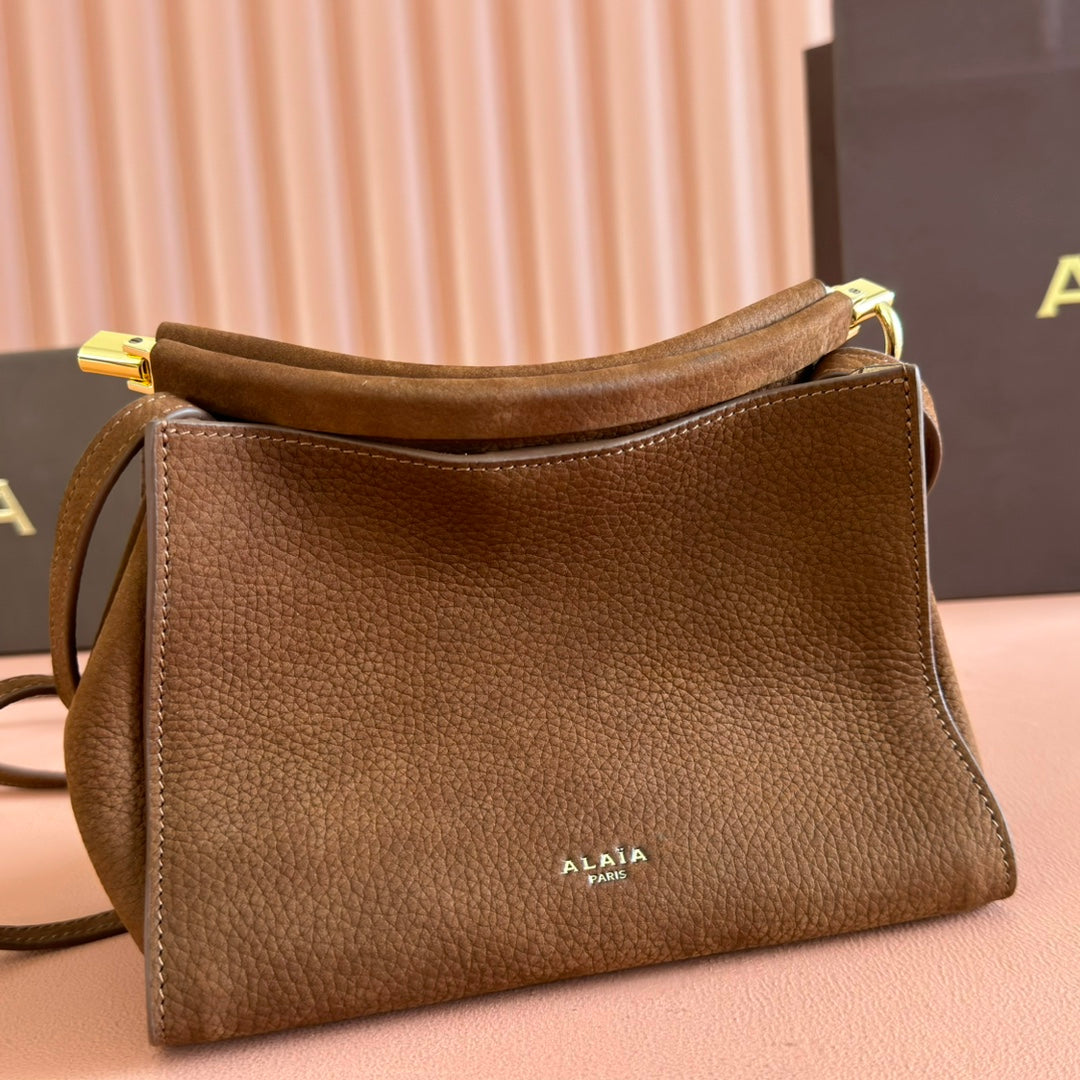 Alaia Small Le Click Square Shoulder Bag 20cm Brown Cowhide