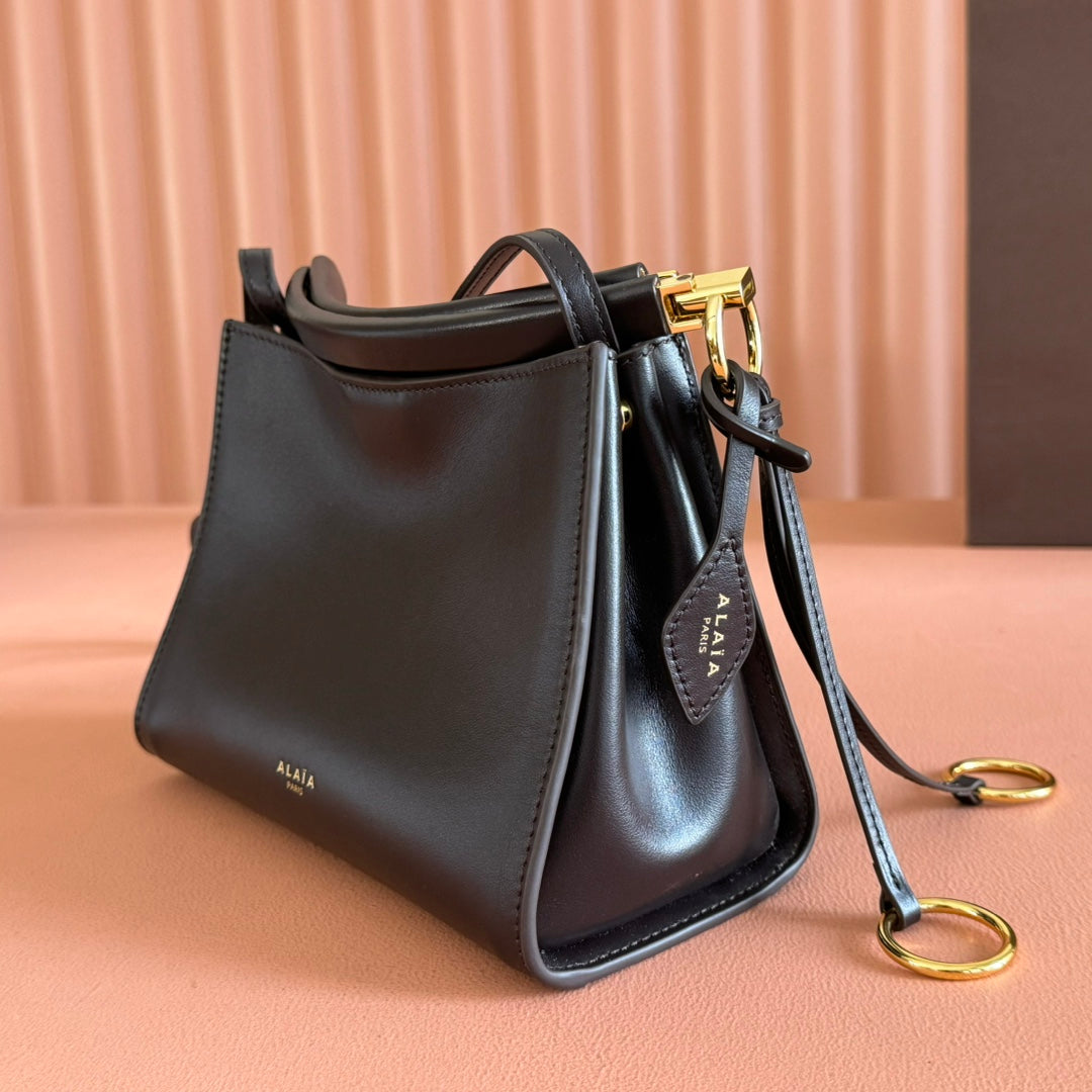 Alaia Small Le Click Square Shoulder Bag 20cm Black Calfskin