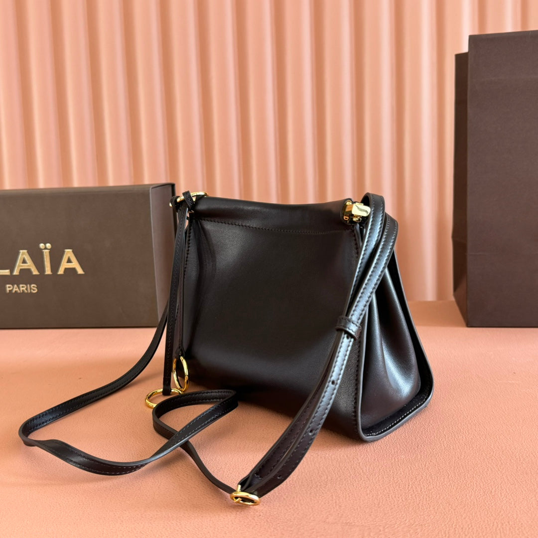 Alaia Small Le Click Square Shoulder Bag 20cm Black Calfskin
