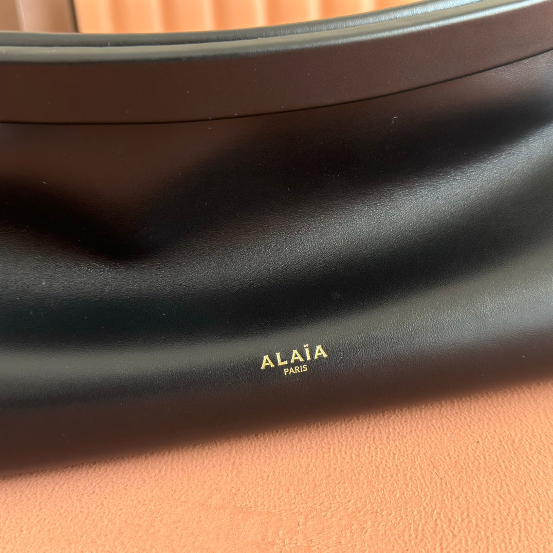 Alaia Le Click East West Medium Bag 30cm Black Calfskin