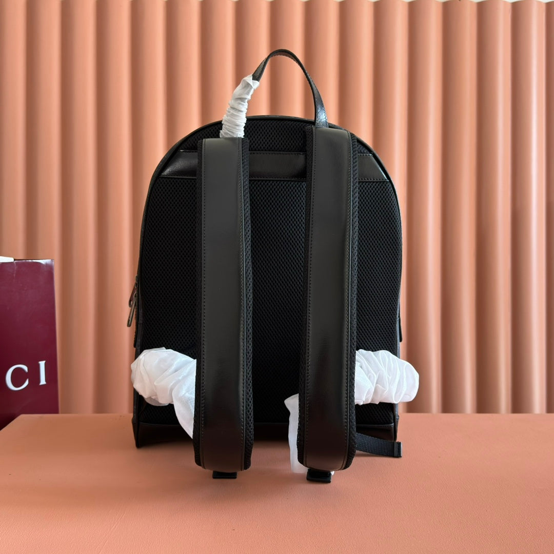 Gucci Interlocking G Backpack in Black GG Supreme Canvas Leather 273684