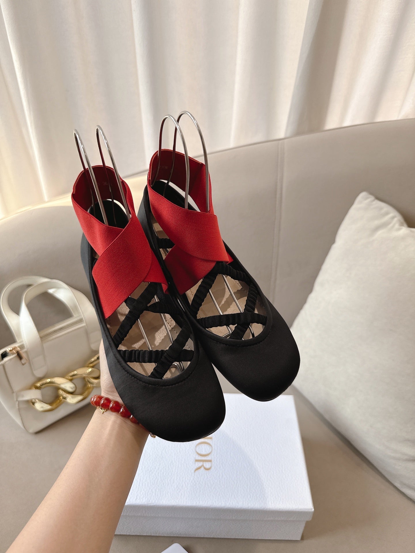 CD 26s Shade Ballet Flats Black Red Satin 939600