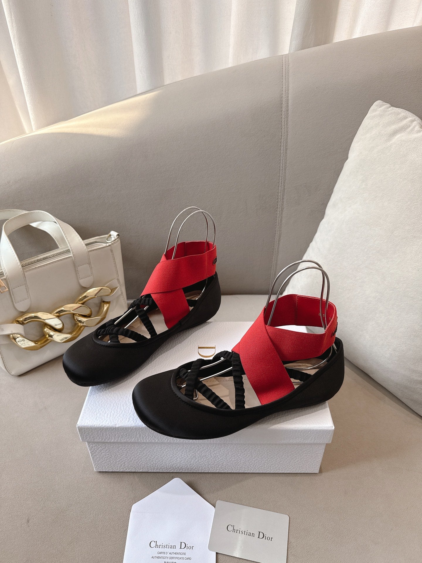 CD 26s Shade Ballet Flats Black Red Satin 939600