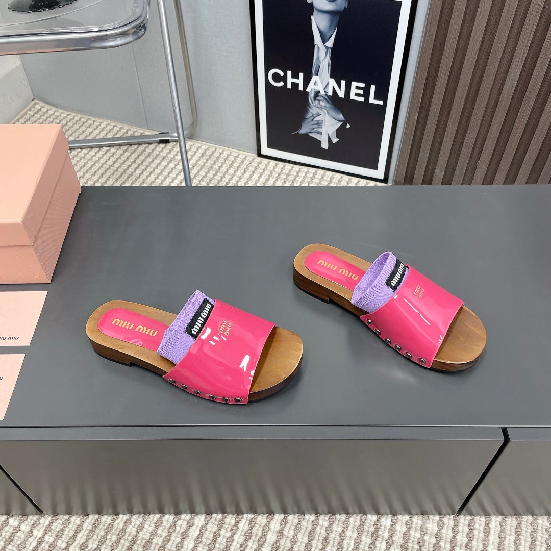 Miu Slippers In Pink Glossy Calfskin With Purple Half-Foot Socks