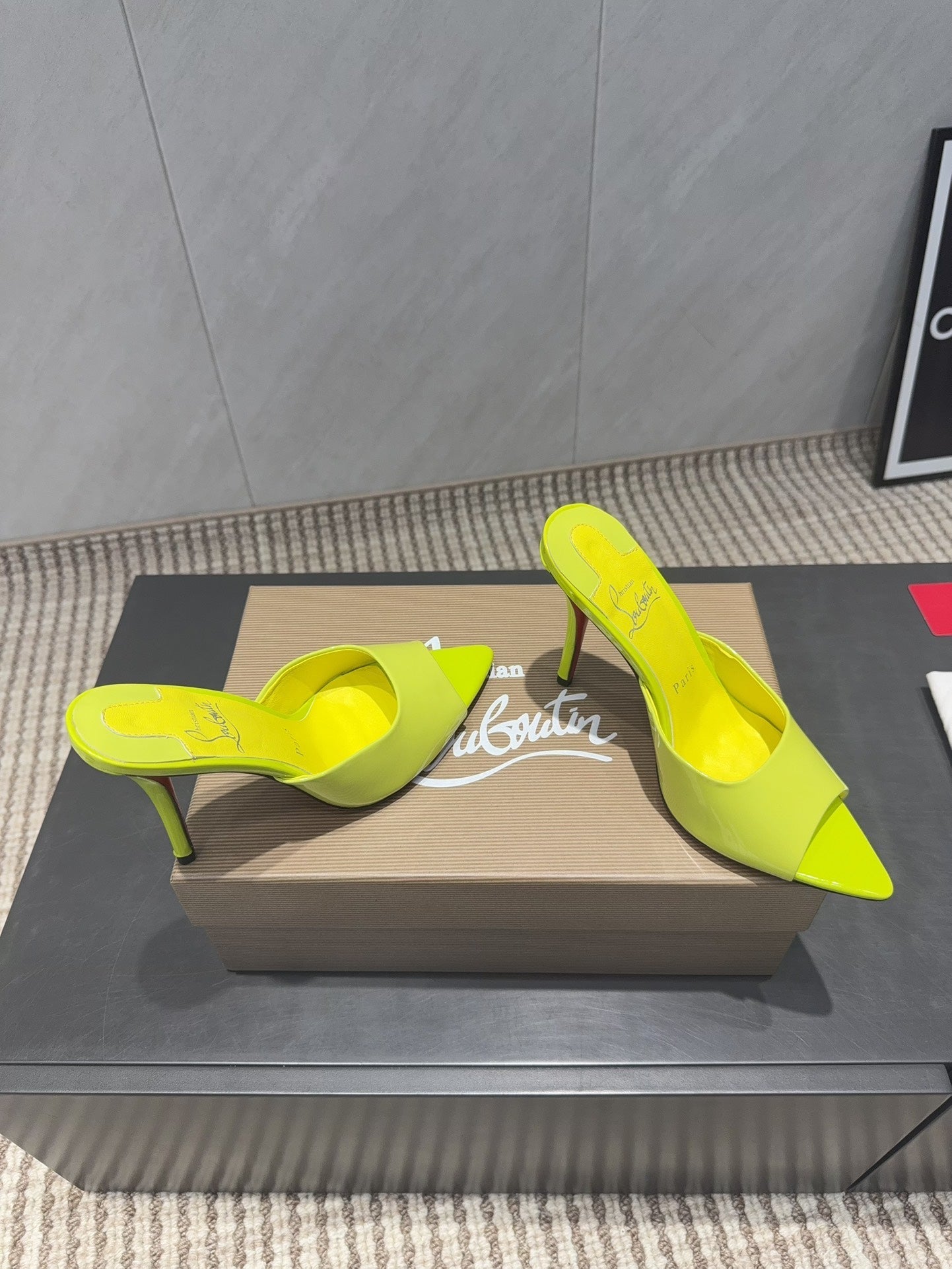 CL Miss Z 100 Mule Neon Patent Leather 539724