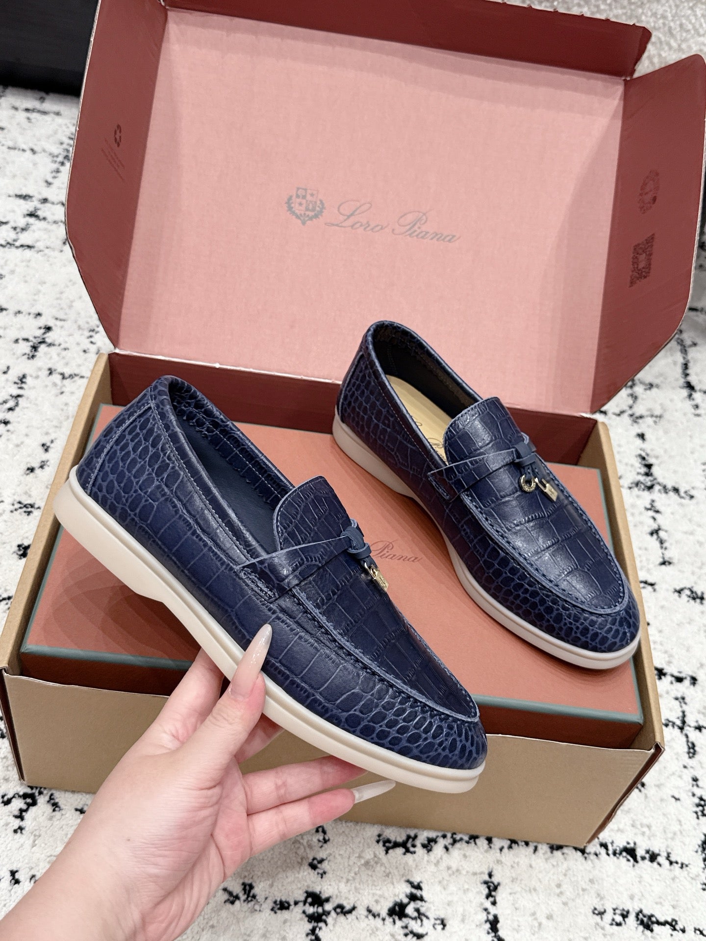 LP Summer Charms Walk Loafers Dark Blue Alligator Leather 923390