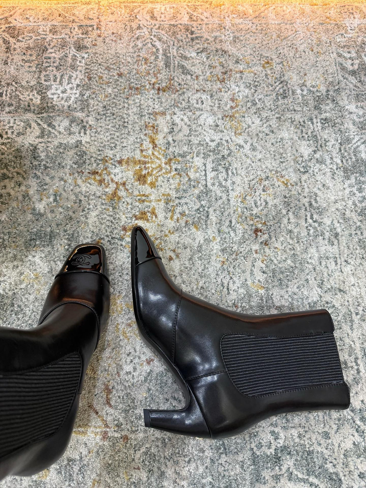 Chanel 26s Patent Cap Toe Chelsea Ankle Boots 7cm Black 154685