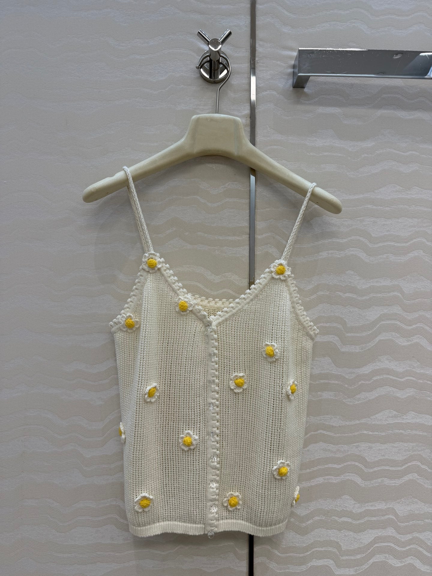 E R Flower Sleeveless Top 373525