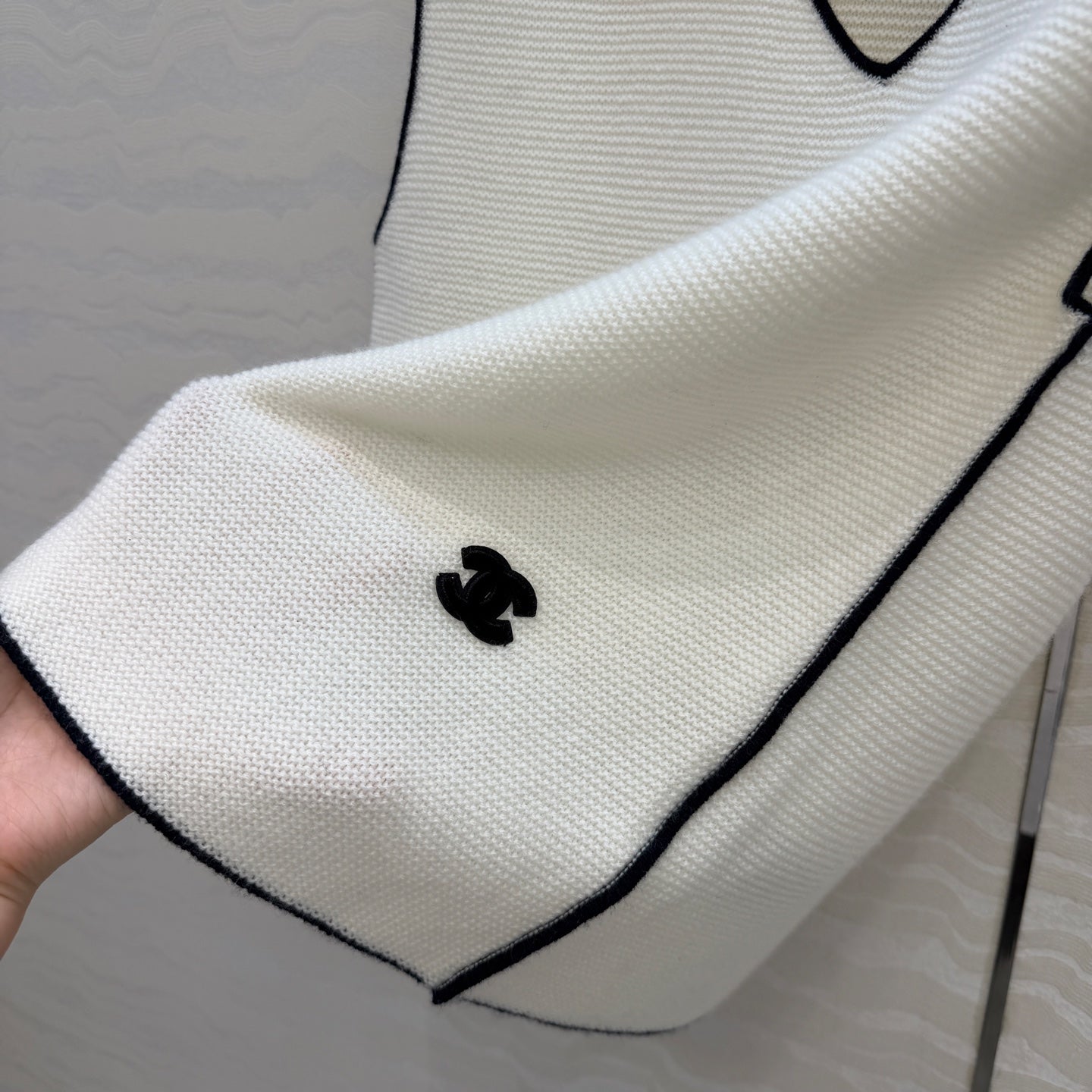 CC V-Neck Vest Ivory Wool 373511