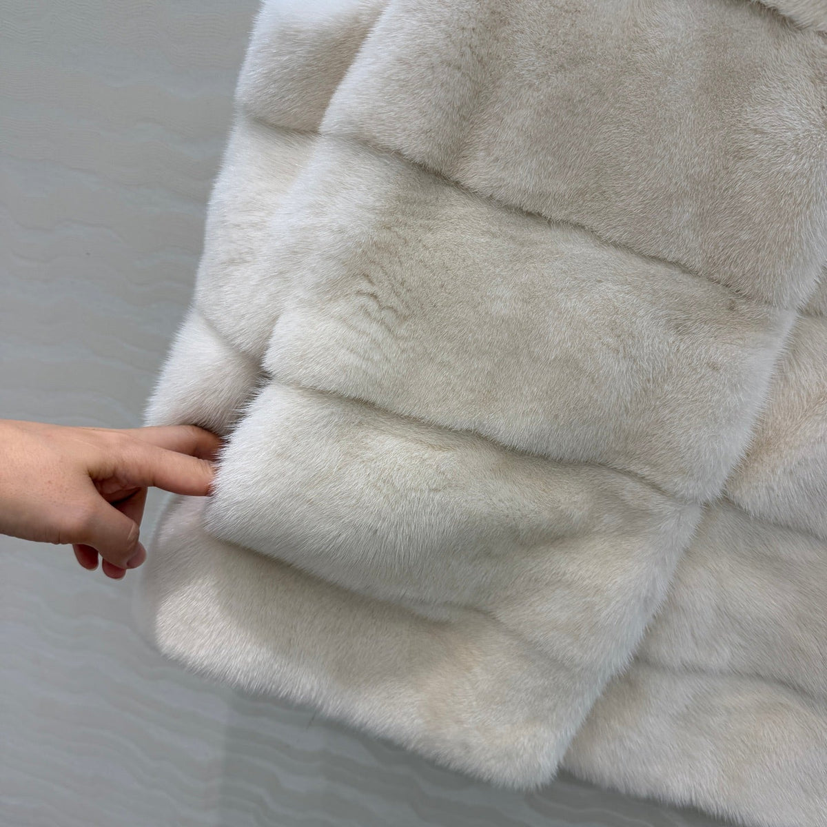 CD 26s Faux Fur Gilet Vest Off White Mink Fur 429417