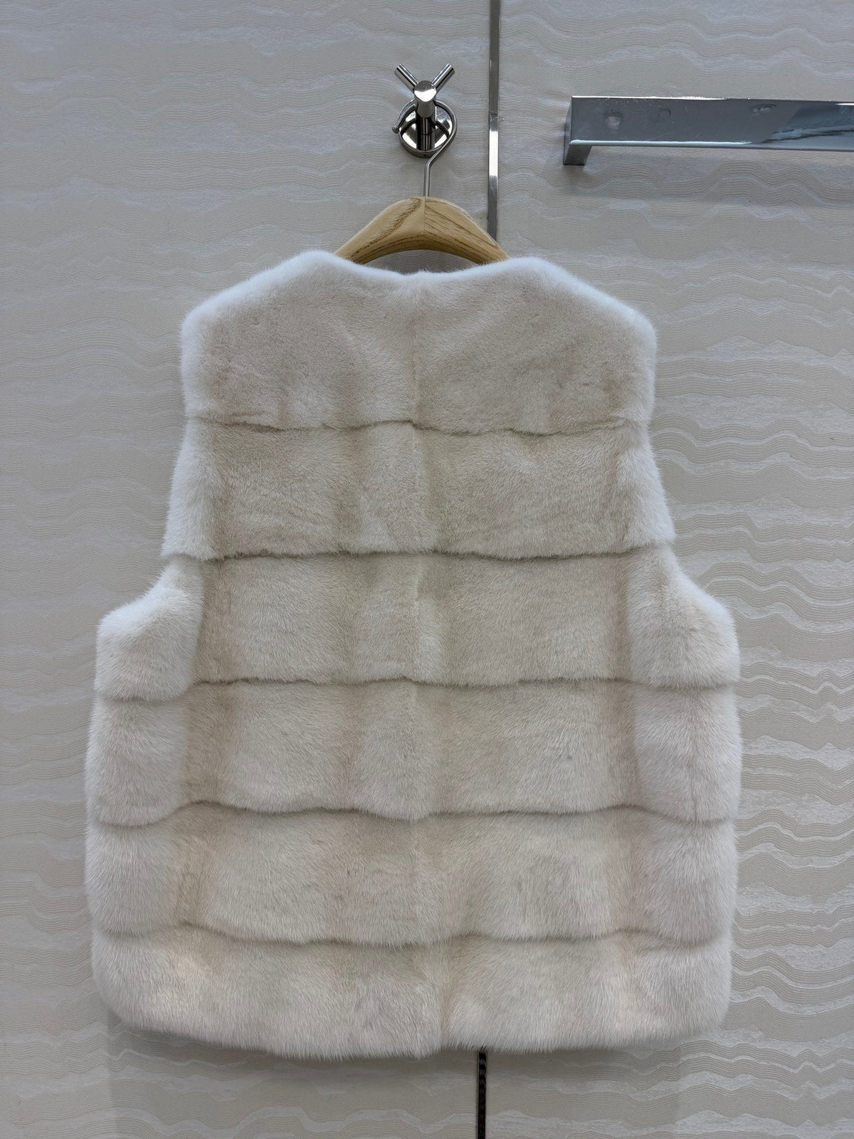 CD 26s Faux Fur Gilet Vest Off White Mink Fur 429417