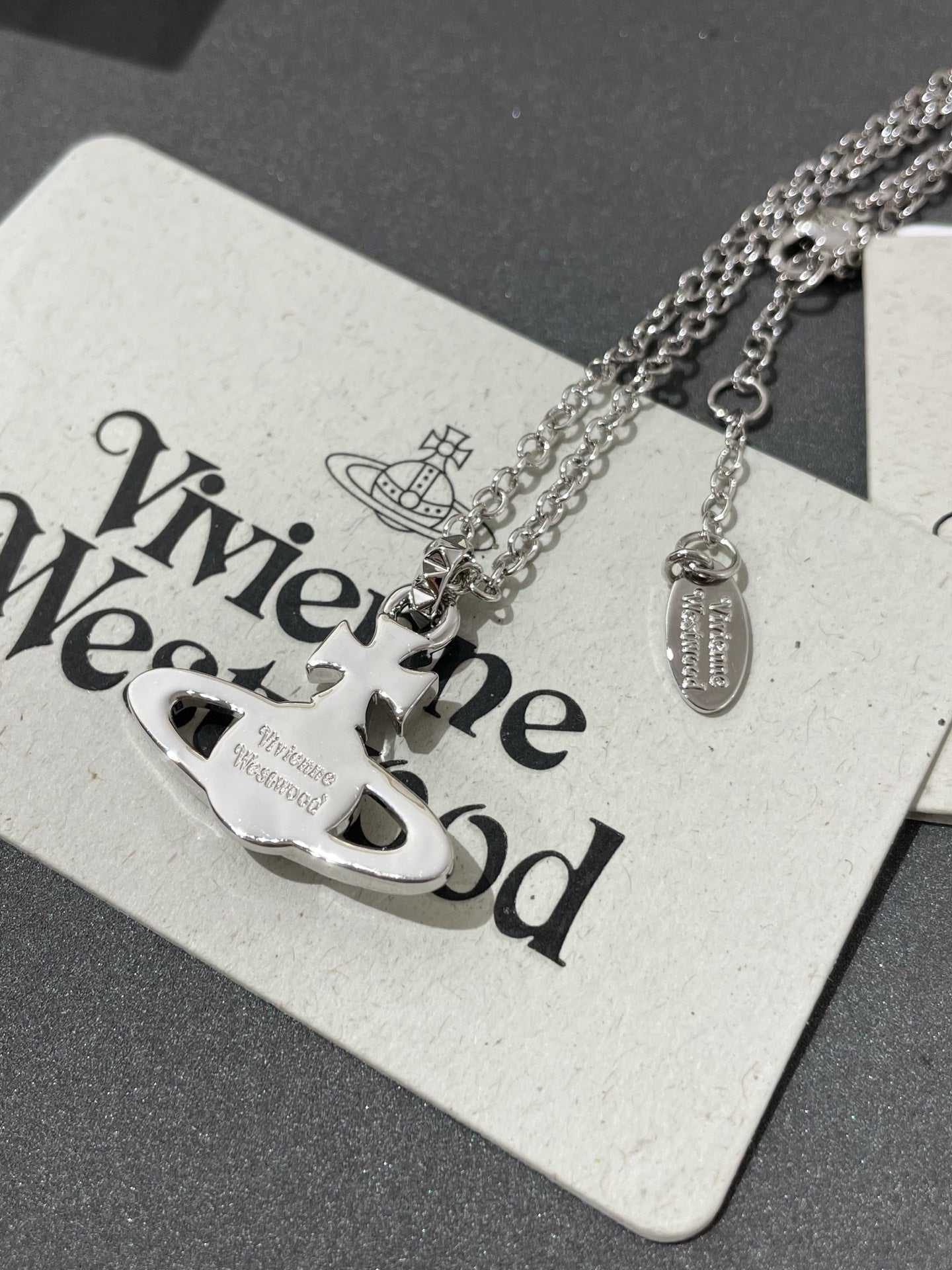 Vivienne Silver Studded Saturn Necklace Sliver