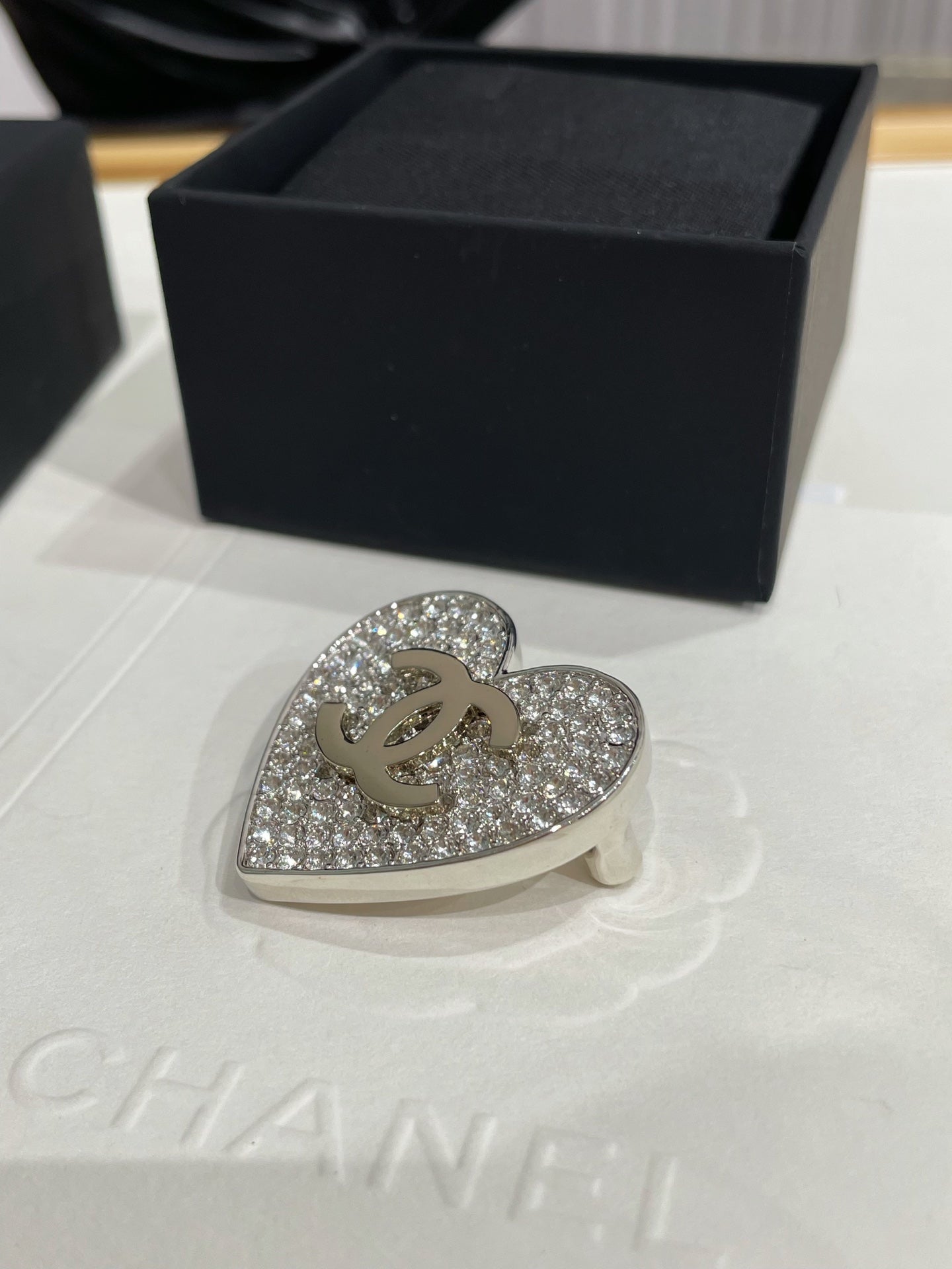 CC 26FW Heart Sliver Broochs 009