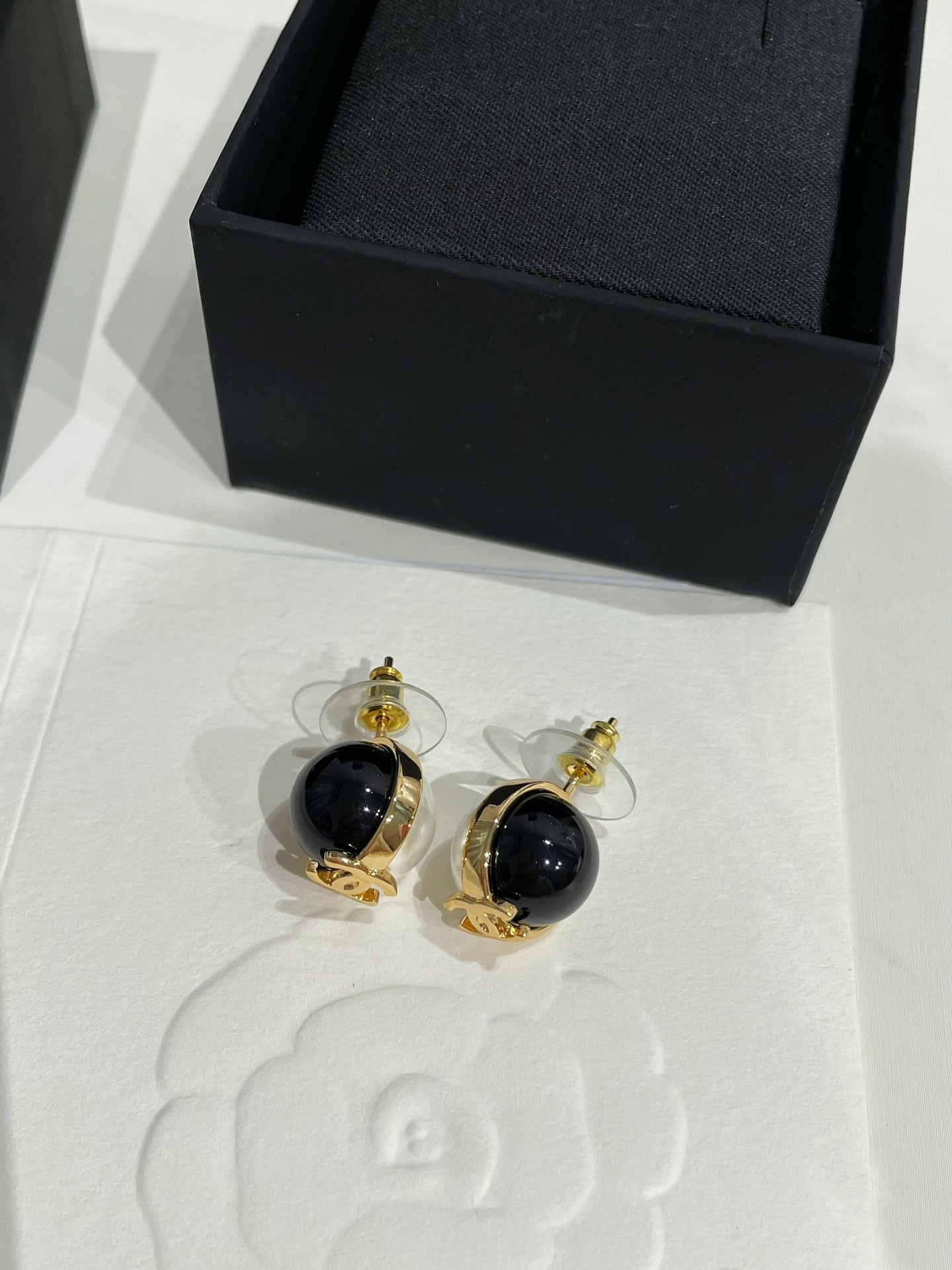 CC 26FW Gorgeous Pearl Gold Earrings 007