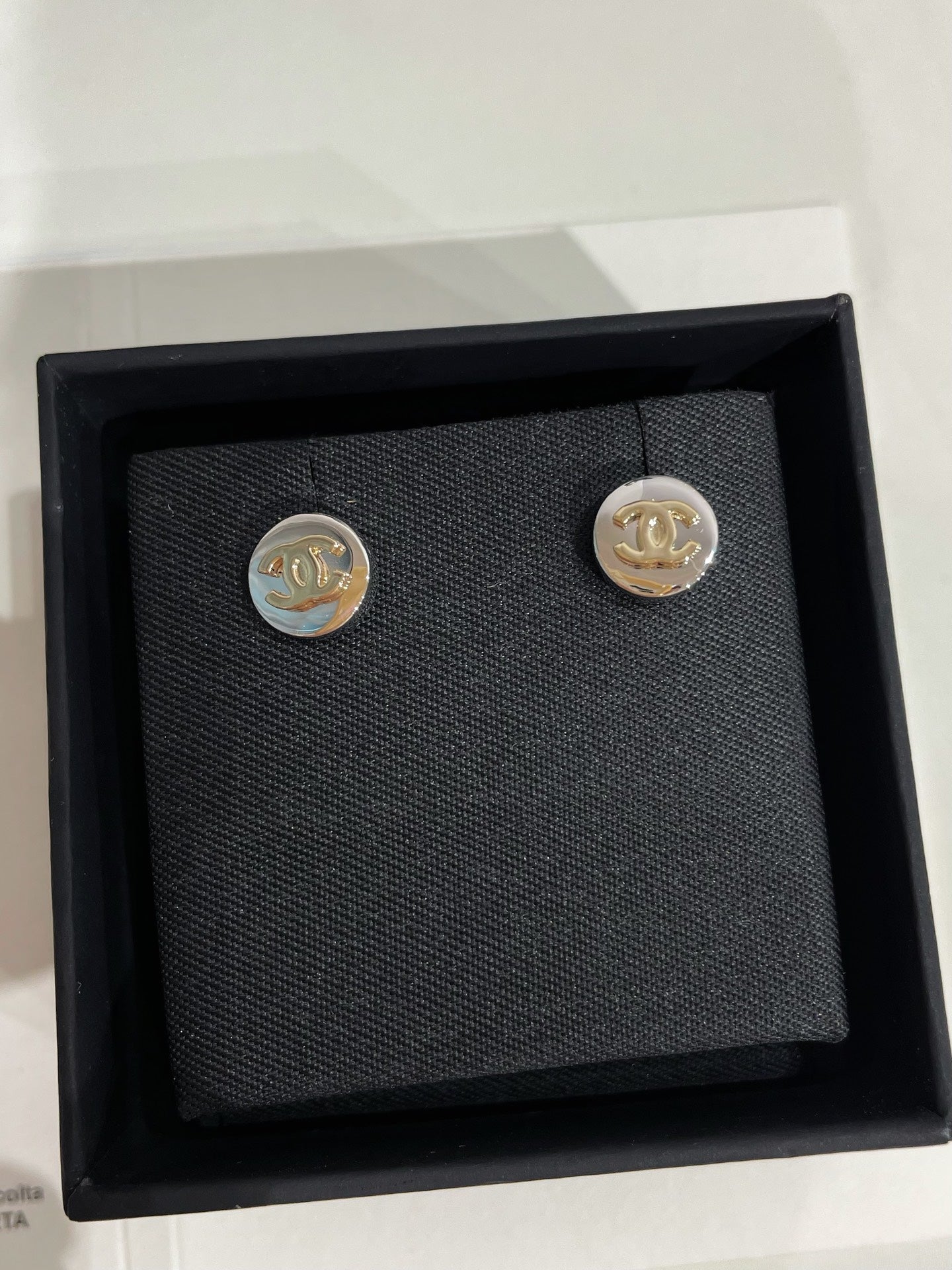 CC 26FW Gorgeous Sliver Gold Earrings 006