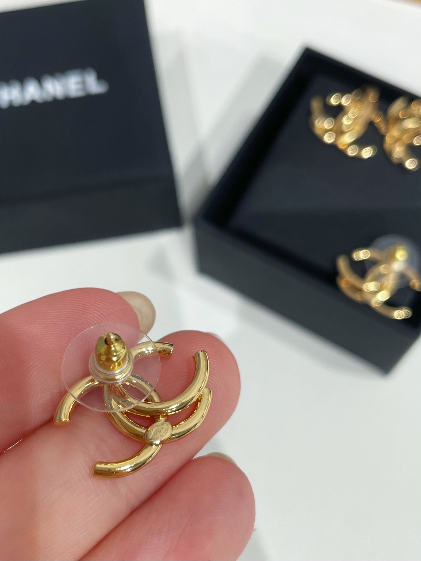 CC 26FW Gorgeous Earrings 001
