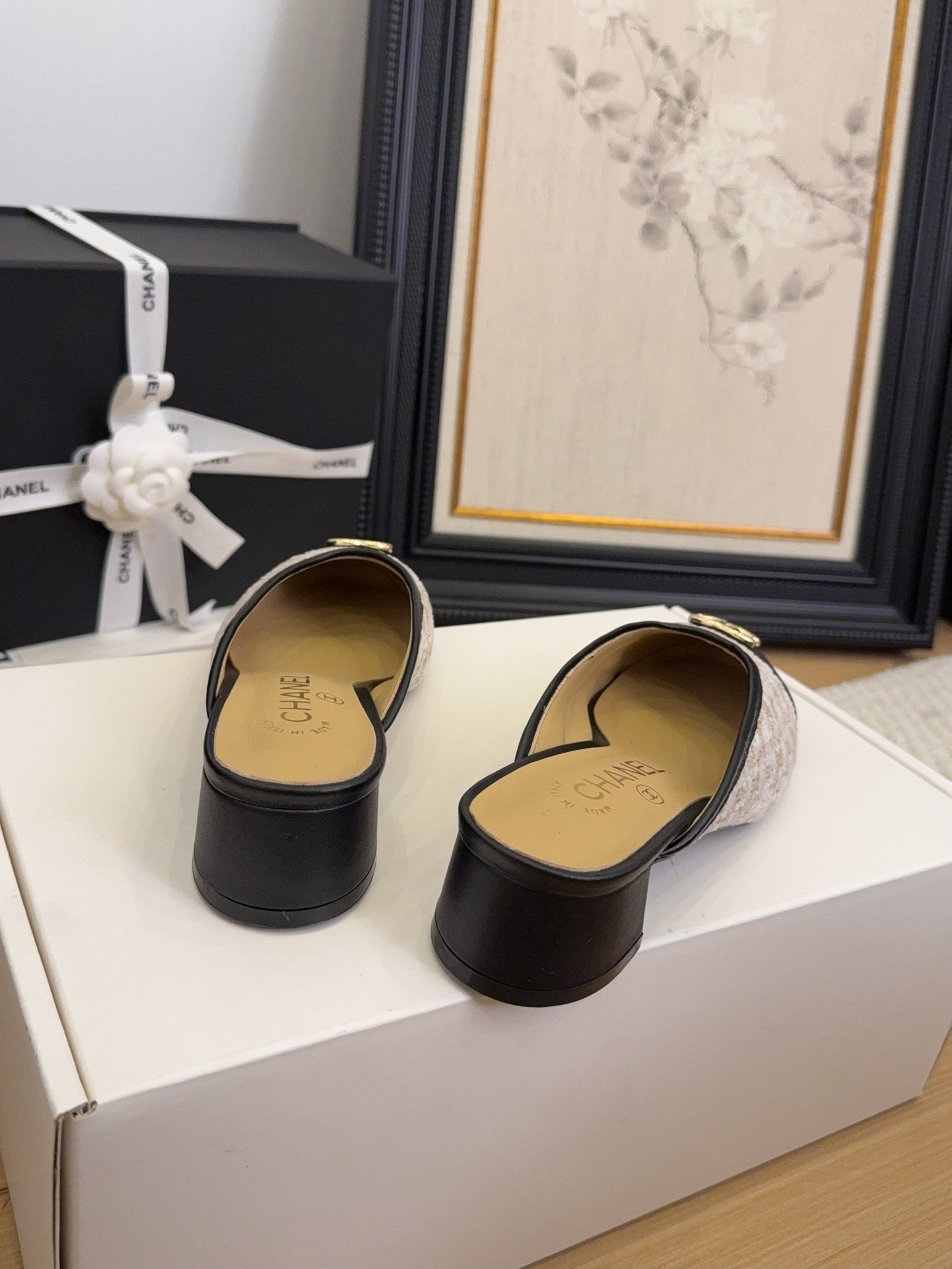 CC 25 Mule 40mm White Brown Fabric Black Grosgrain 277723