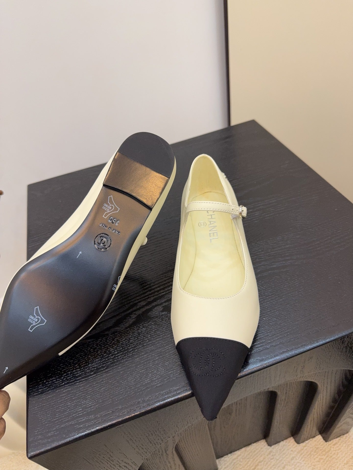 CD FW Mary Janes Light Beige Lambskin & Grosgrain 505040