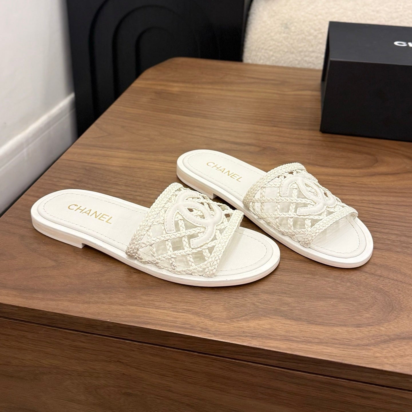CC 26s Woven Slippers White Leather 850326