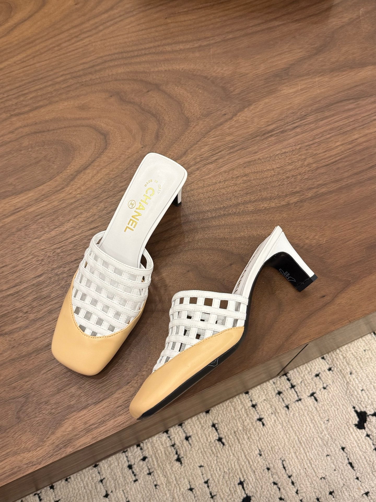 CC 26s Woven Mule High-Heeled Sandals White Beige Leather 850120