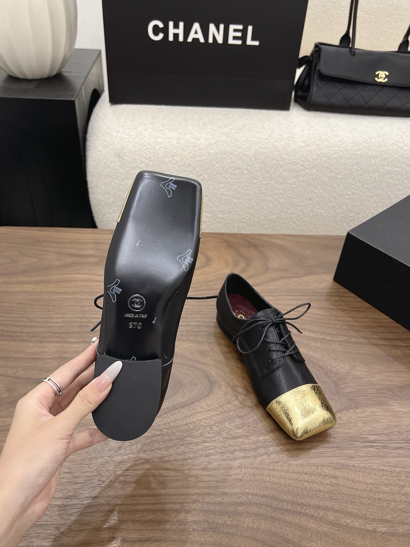 CC 26s Loafer 2cm White Gold Leather 910475