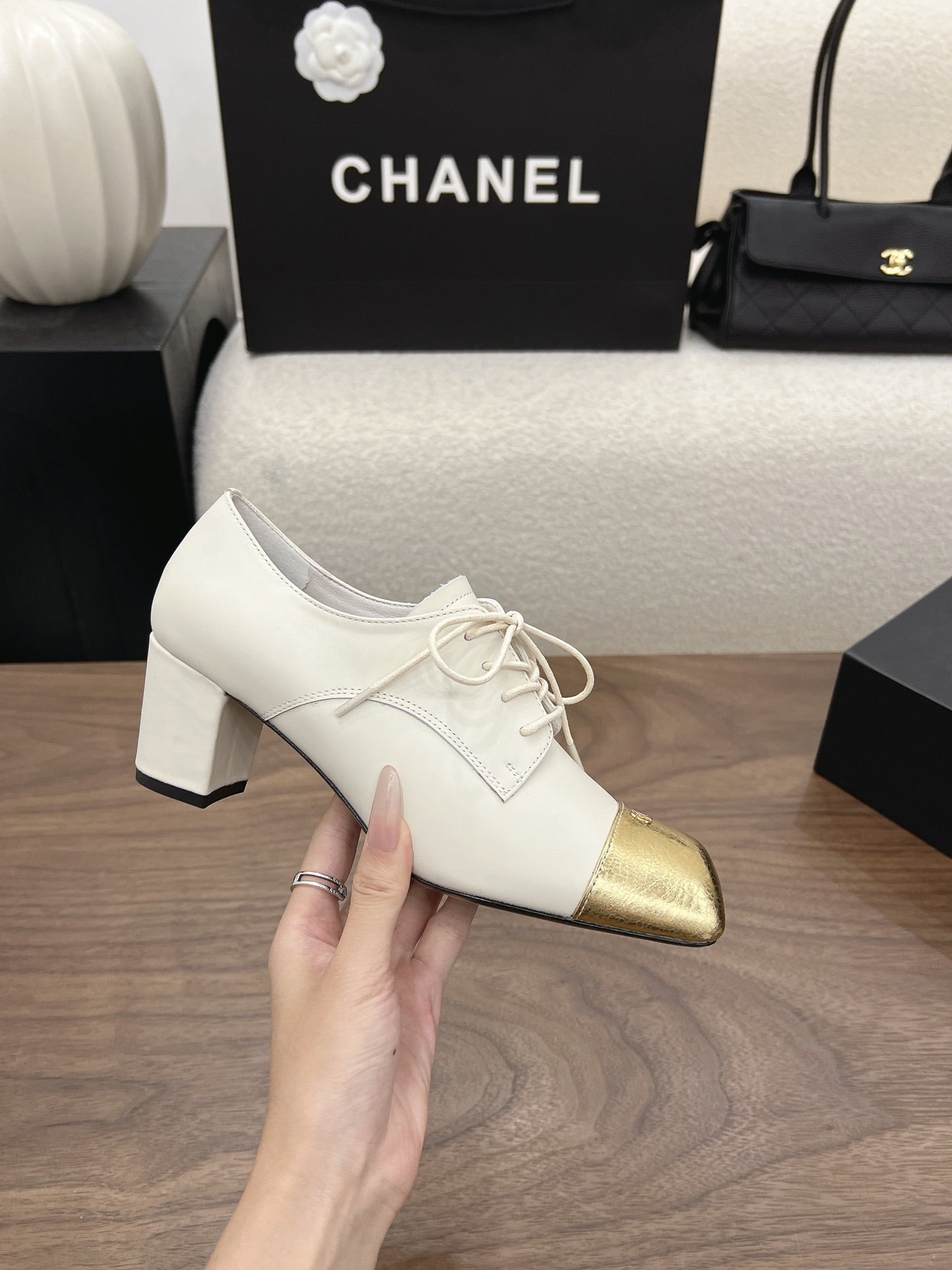 CC 26s Loafer 5cm White Gold Leather 910476