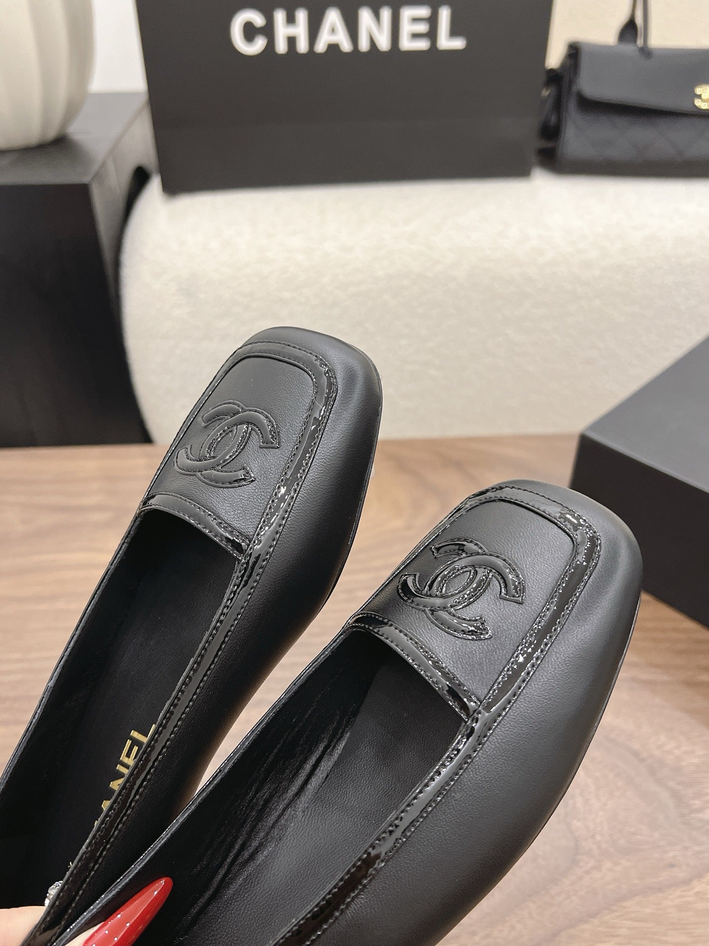 CC 26s Ballet Flat Black Lambskin Patent Leather 915316