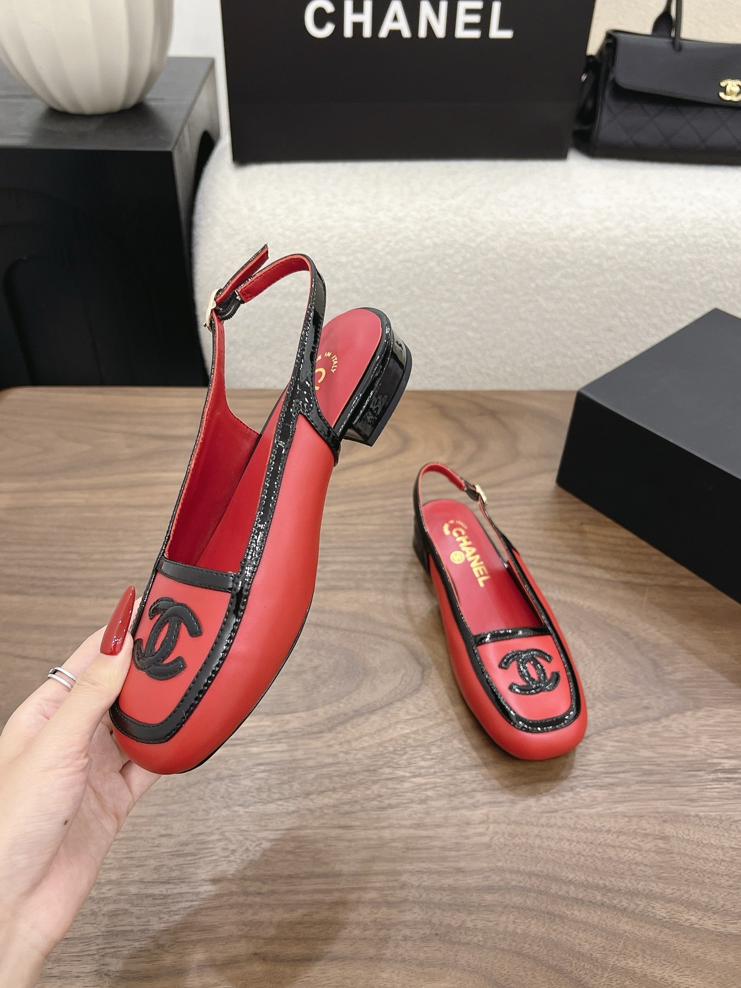 CC 26s Slingback Black Red Lambskin Patent Leather 915319