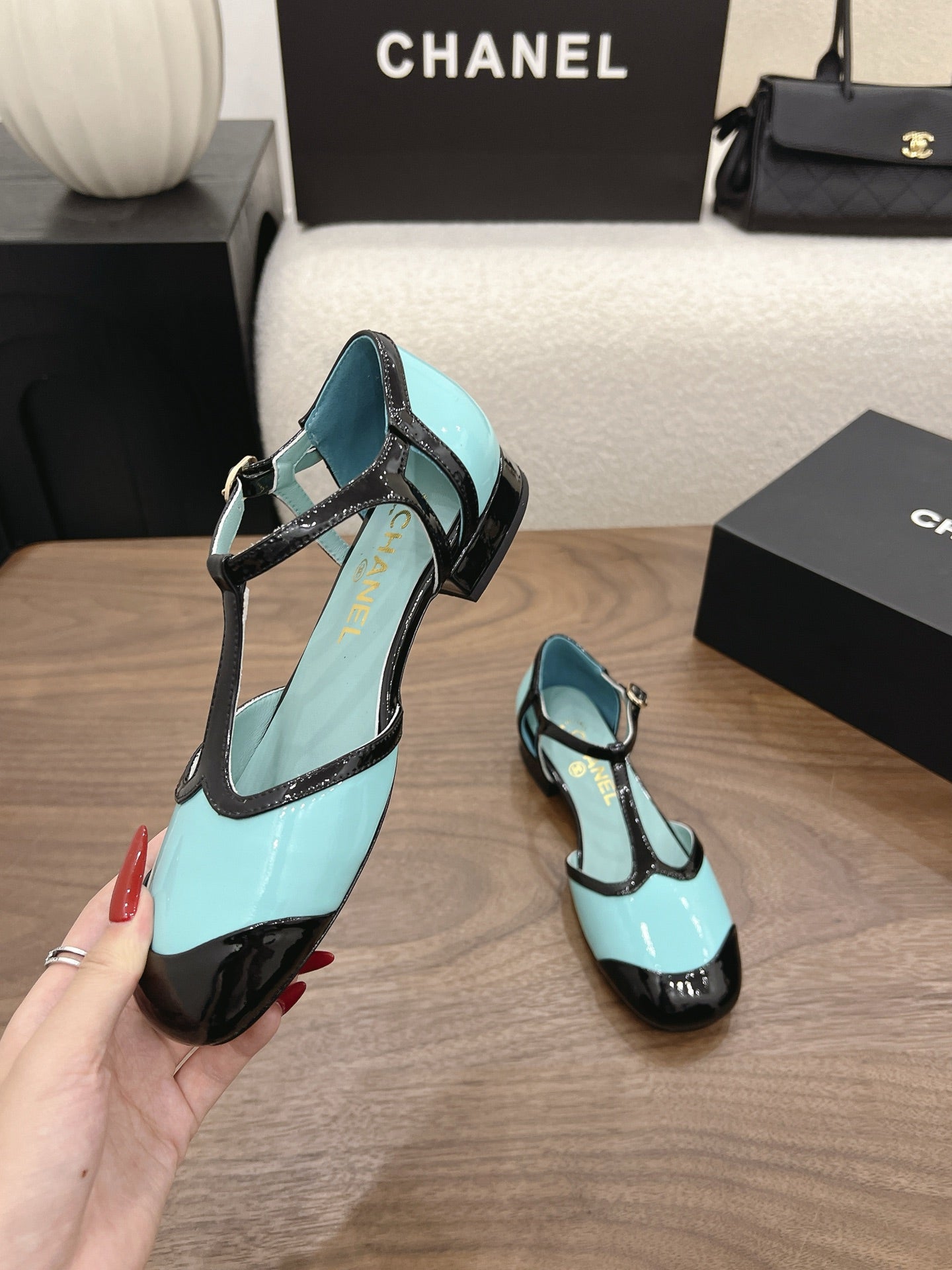 CC 26s Mary Jane Black Light Blue Patent Leather 915324