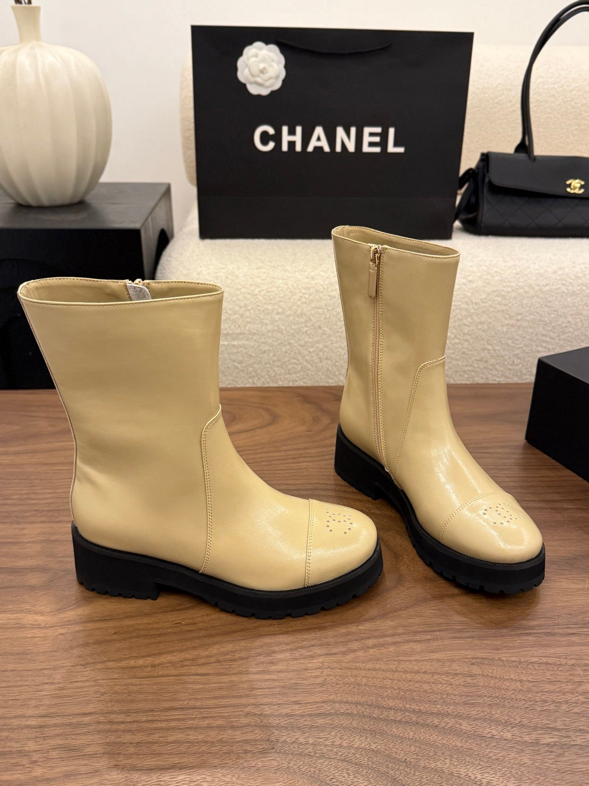 CC 26B Mid-Calf Boots 4.5cm Beige Leather 122438