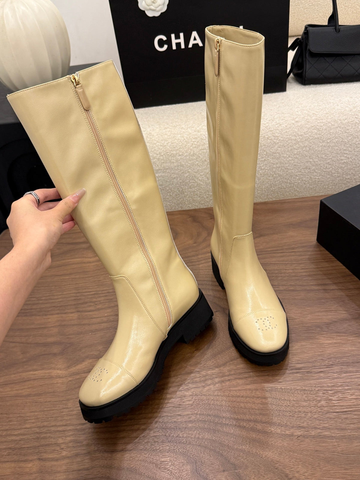 CC 26B Knee-High Boots 4.5cm Beige Leather 122441