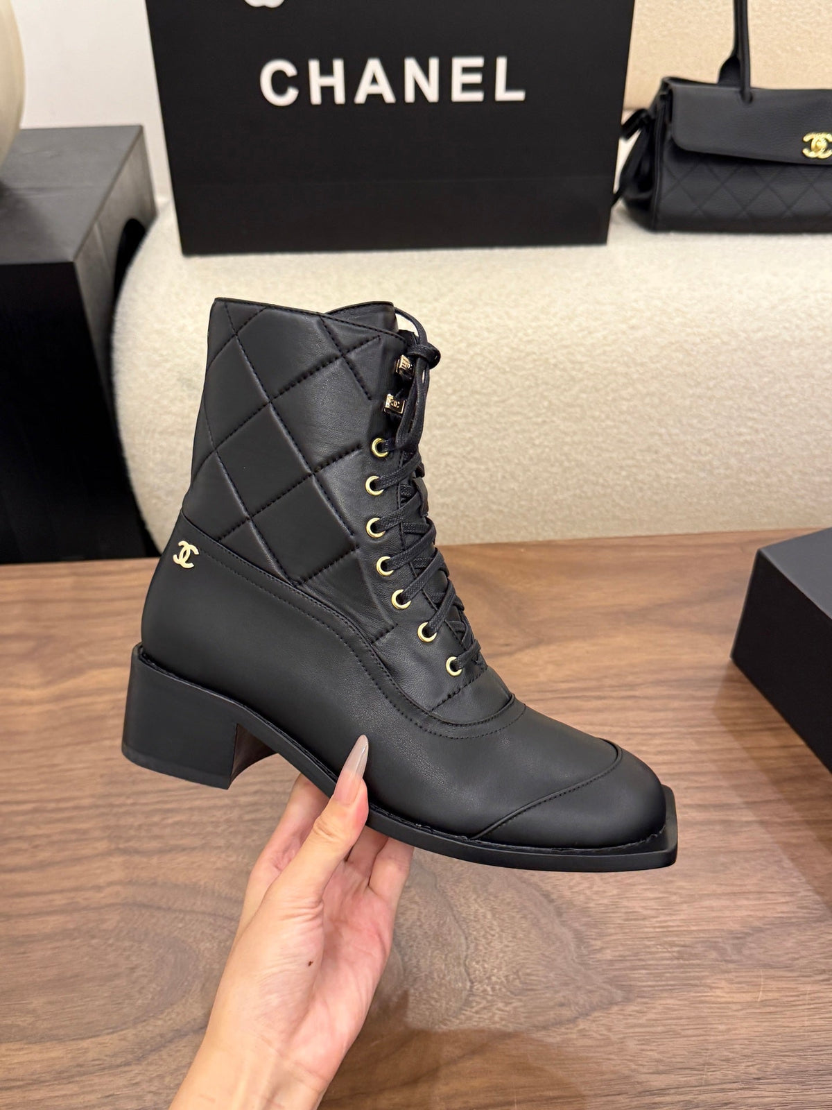 CC 26B Lace-Up Boots 4.5cm Black Quilted Leather 122446