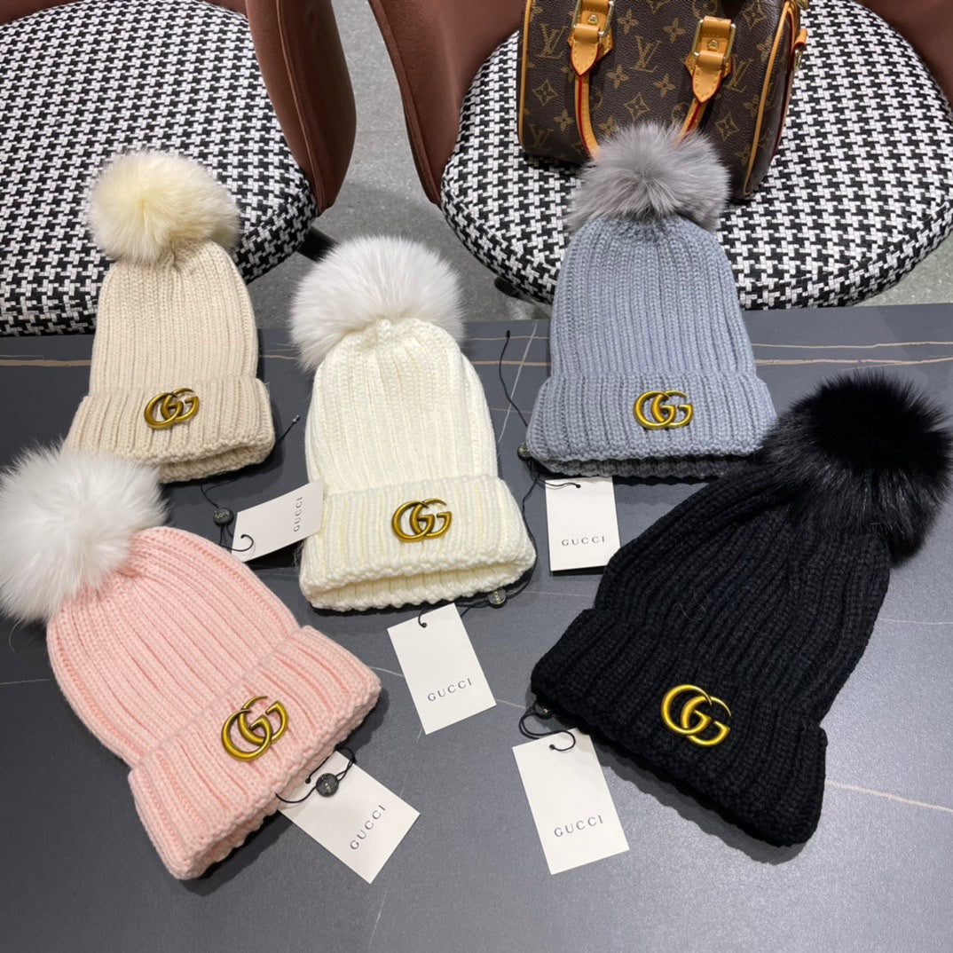 BEANIE HAT IN BEIGE WOOL 403391