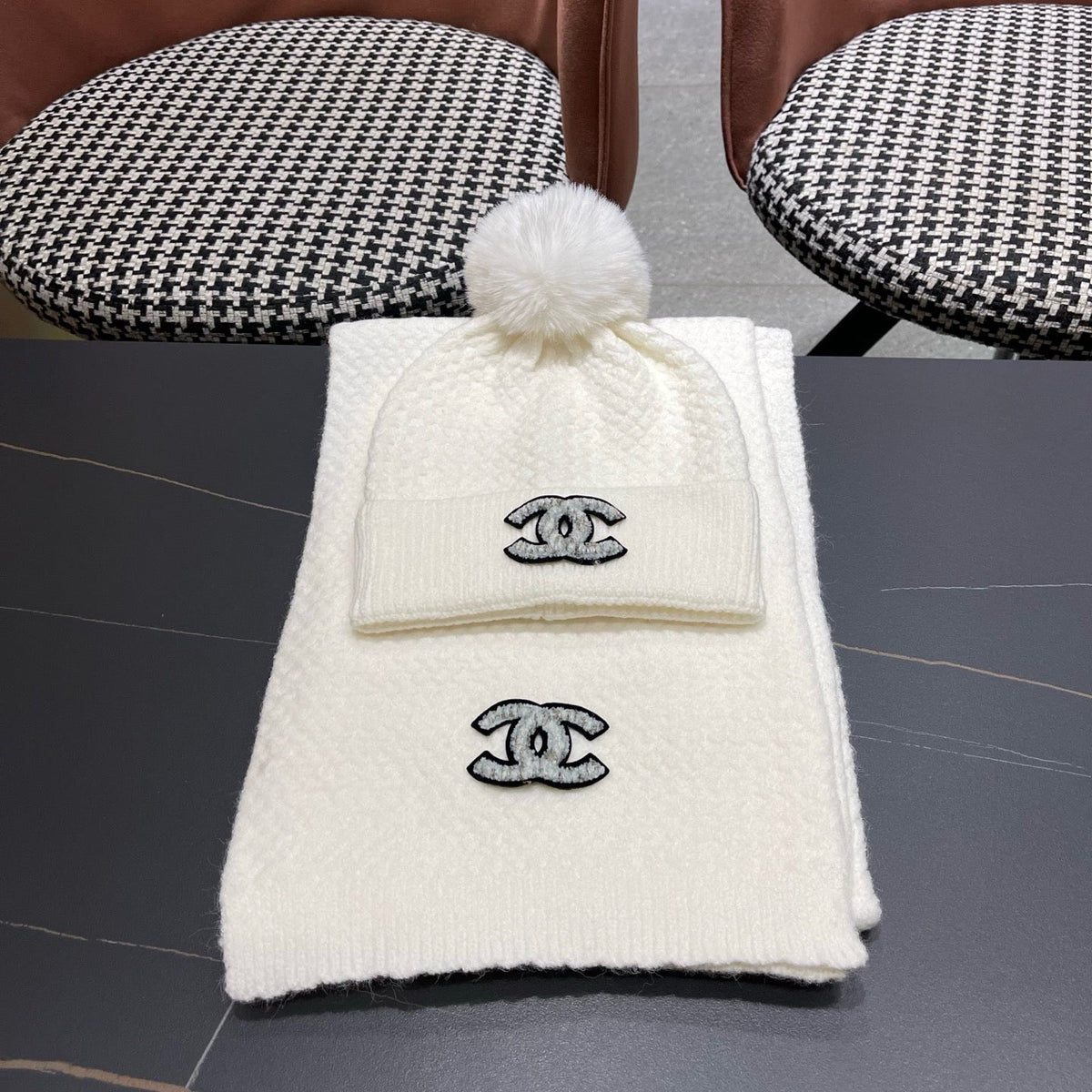 CC Hat Scarf Set White Cable Knit Fur 481804